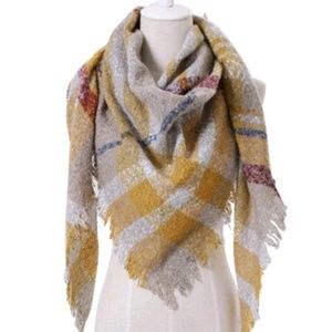 ⭐️⭐️SOLD⭐️⭐️NEW, LAST ONE! Winter Scarf/Wrap